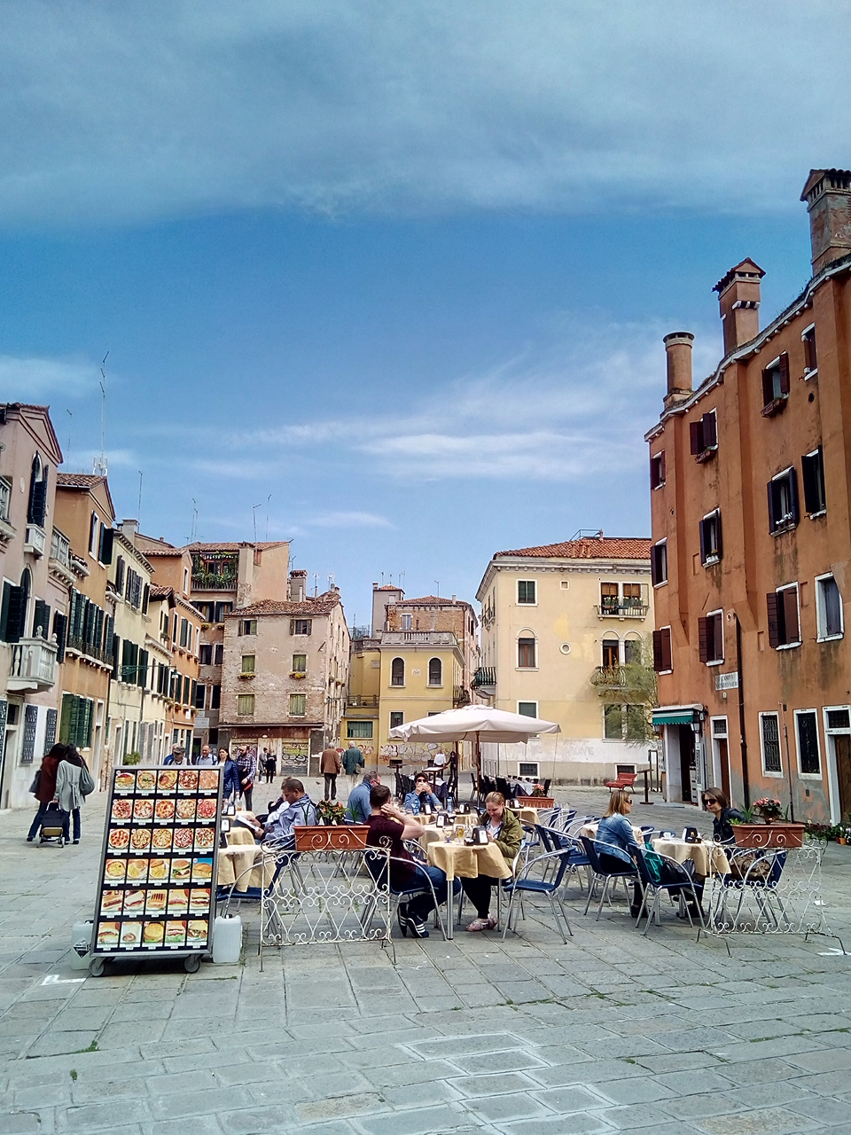 ヴェネツィアの街角
